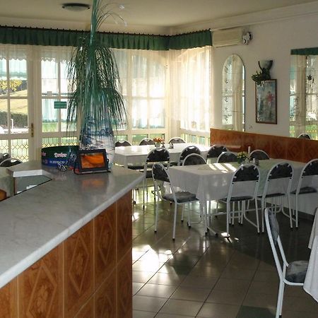 Golf Etterem Es Panzio Hotel Kaposvar Bagian luar foto