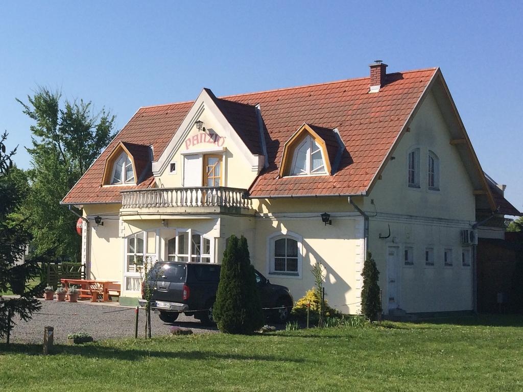 Golf Etterem Es Panzio Hotel Kaposvar Bagian luar foto