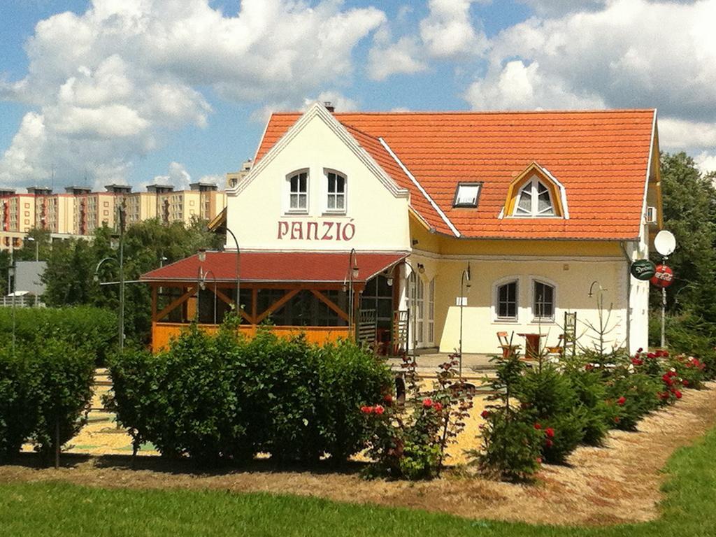 Golf Etterem Es Panzio Hotel Kaposvar Bagian luar foto