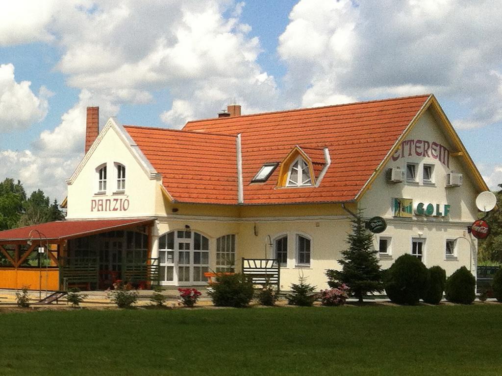 Golf Etterem Es Panzio Hotel Kaposvar Bagian luar foto