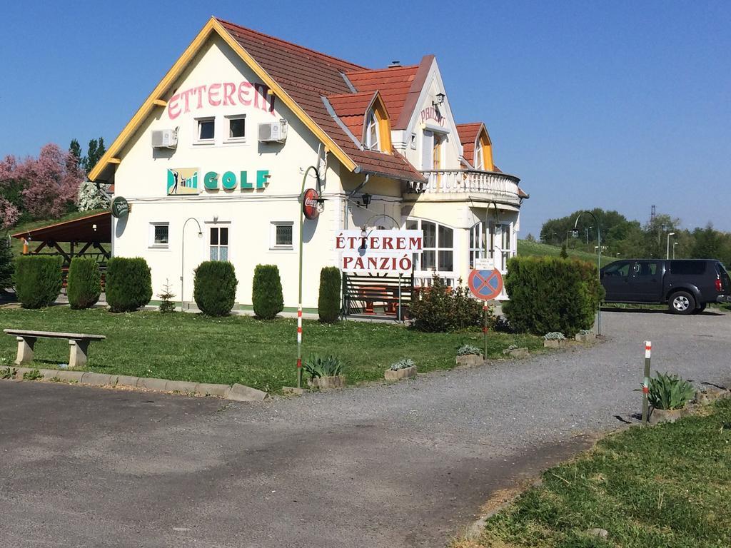 Golf Etterem Es Panzio Hotel Kaposvar Bagian luar foto